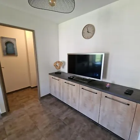 Vue Montagne: Appartement Neuf avec Parking Privé Chorges Exterior photo
