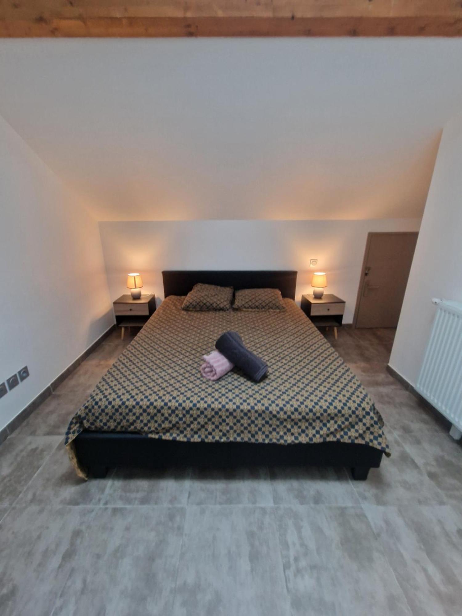 Appartement Superbe T2 Dans Résidence Neuve Avec Vue Exceptionelle Sur Les Montagnes, Avec Parking Privatif.situé à Proximité Immédiate Du Centre De Chorges.